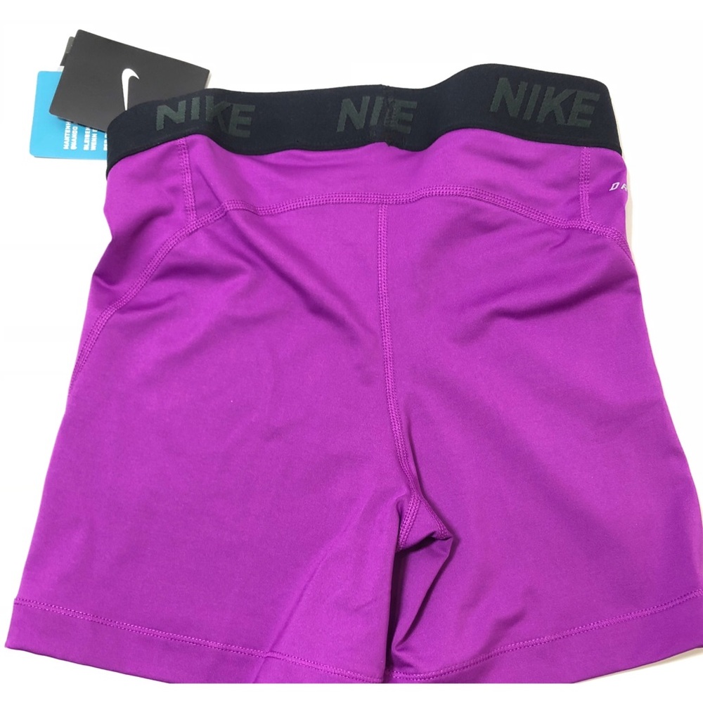 SOLD Women's Nike Shorts Purple Training S L - Picture 4 of 7
